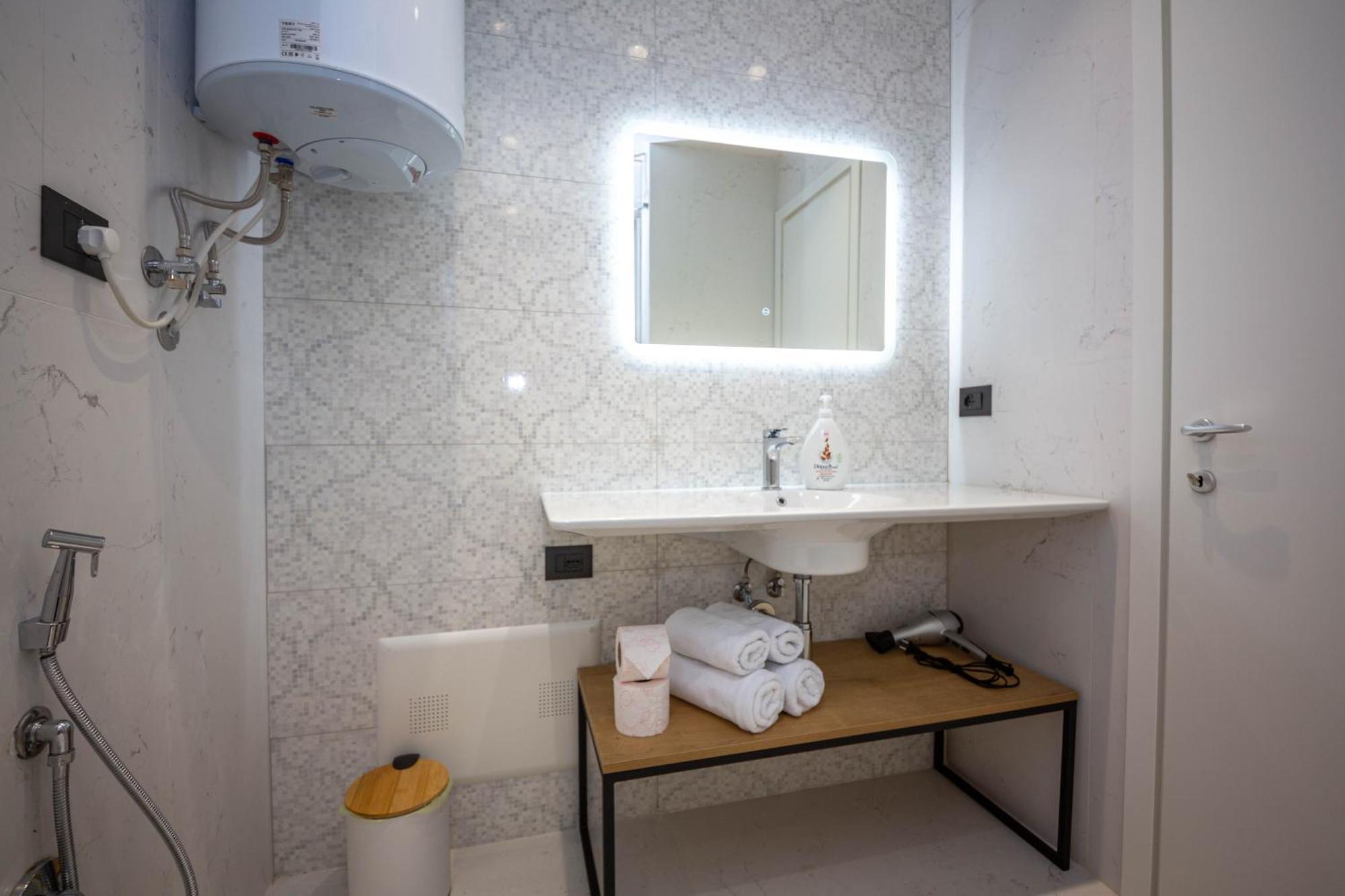 Blloku Unique Apartments 2 Tirana Room photo